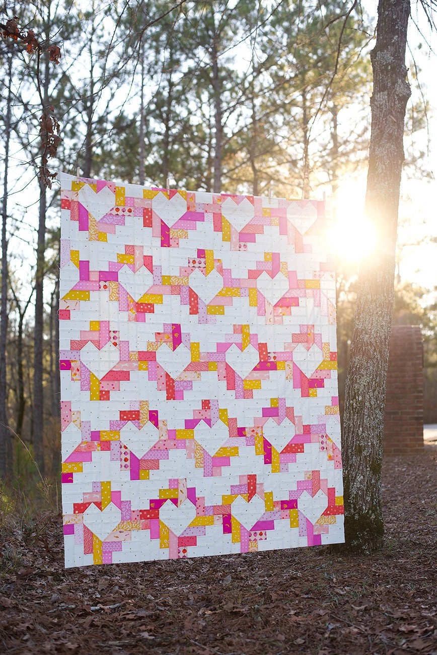 Heartspun # MM-020 From Modernly Morgan By Morgan McCollough 3 sizes available