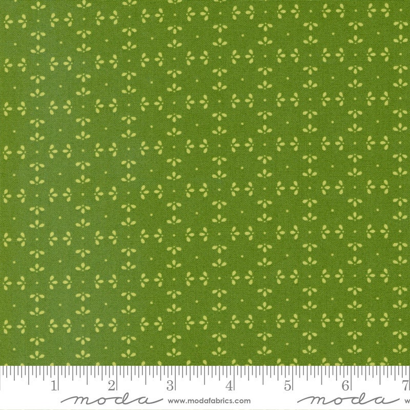 Favorite Things Snowflakes in Evergreen 37655 26 by Sherri and Chelsi sold in 1/2 yard increments