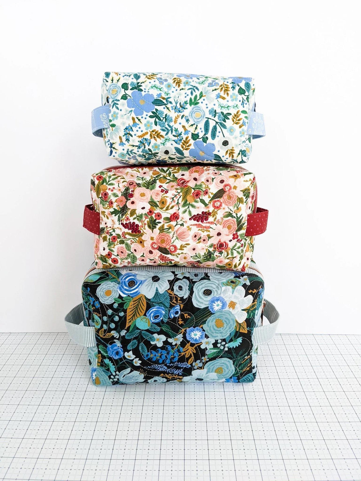 The Holland Pouch Pattern CSQ102 by Center Street Quilts, Multiple Sizes