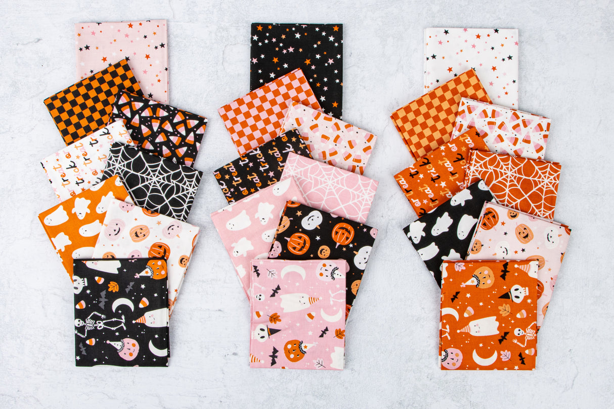 Hey Pumpkin Rolie Polie by My Minds Eye for Riley Blake contains 40 - 2 1/2" strips
