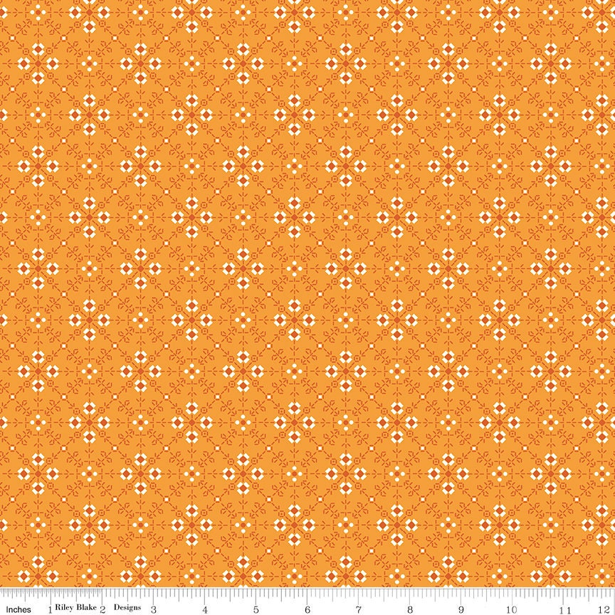 527 Bee Plaids Mac ‘n Cheese Bee Plaids Homemade C12029-Macncheese by Lori Holt for Riley Blake Sold in 1/2 Yard increments