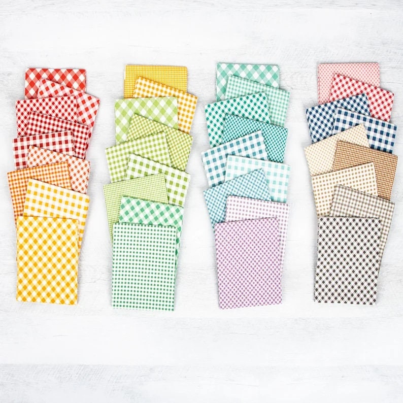 Bee Ginghams Alpine Bee Ginghams Jennifer C12559-Apine Sugar by Lori Holt for Riley Blake Sold in 1/2 yard increments