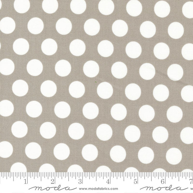 Favorite Things Snowflakes in Evergreen 37655 26 by Sherri and Chelsi sold in 1/2 yard increments