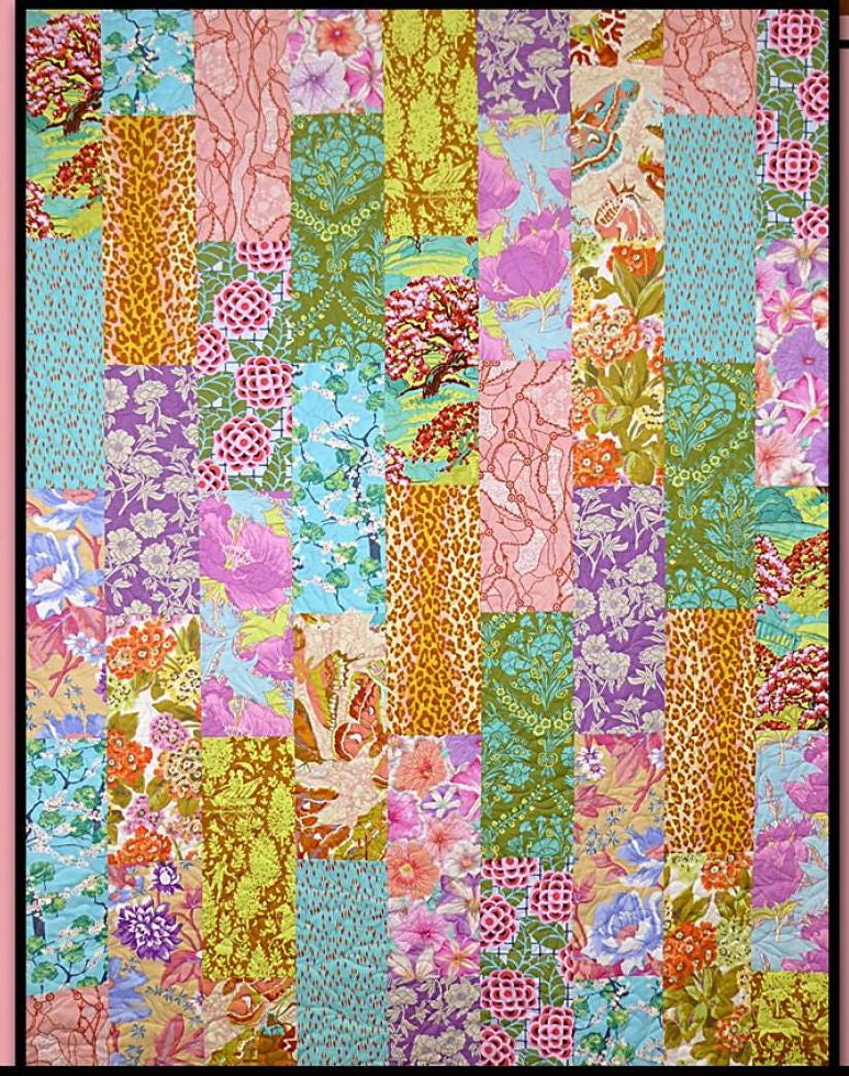 Spice Drop Printed Pattern by Pat Fryer for Villa Rosa Designs Size 54" x 72"