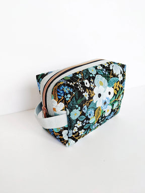 The Holland Pouch Pattern CSQ102 by Center Street Quilts, Multiple Sizes