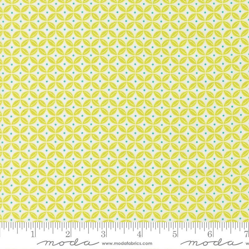 a repeating pattern of yellow and white circles on a white background.