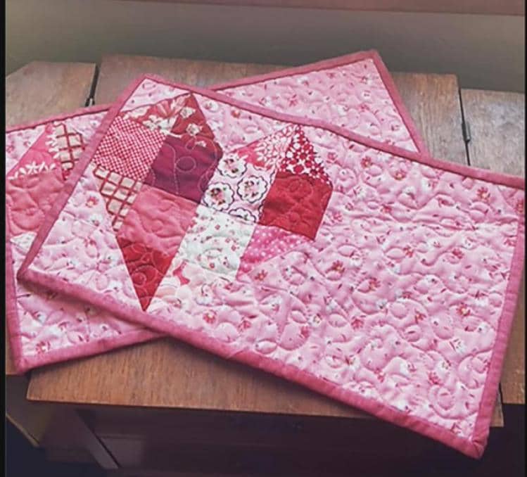 Dear Heart Snack Mat Pattern Card by Tricia Lynn Maloney Orphan Quilt Designs for Villa Rosa Designs finished size 8" x 14"