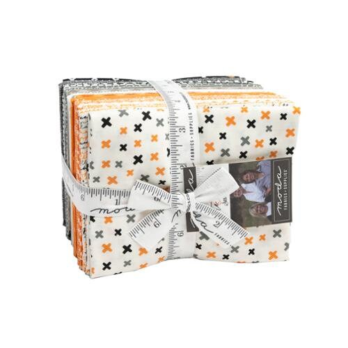 Late October Fat Quarter Bundle 28 Prints Sweetwater Fabrics  55590AB